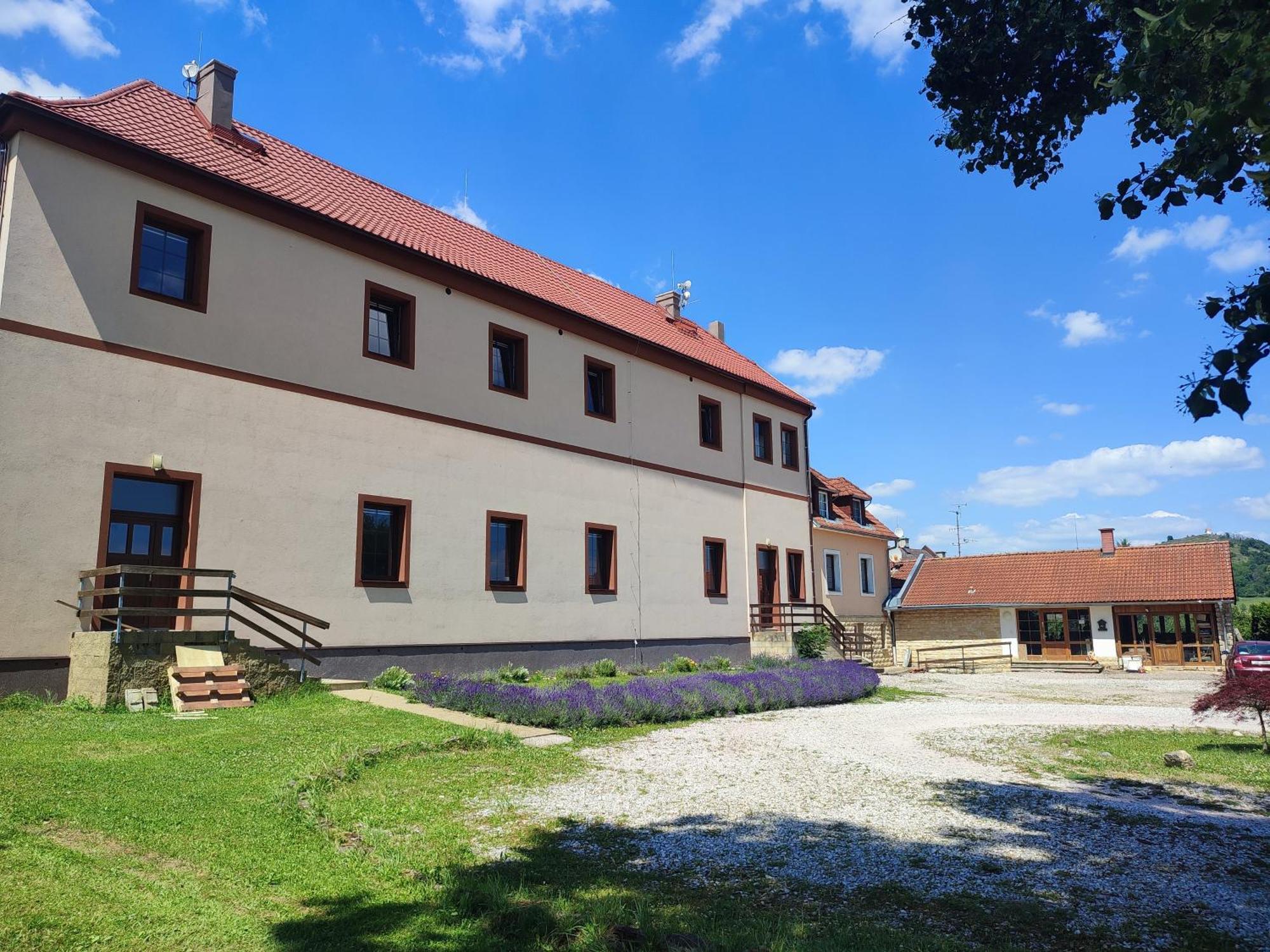 Zamecek Cerov Apartment Jičín Exterior foto